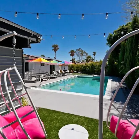 Quintessential Family Palm Springs Salt Pool Spa Casita